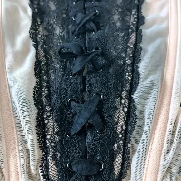 Victoria’s  Secret Pale Pink Boned Corset, Faux Front Lace Up, Side Zipper 34B - Picture 8 of 13